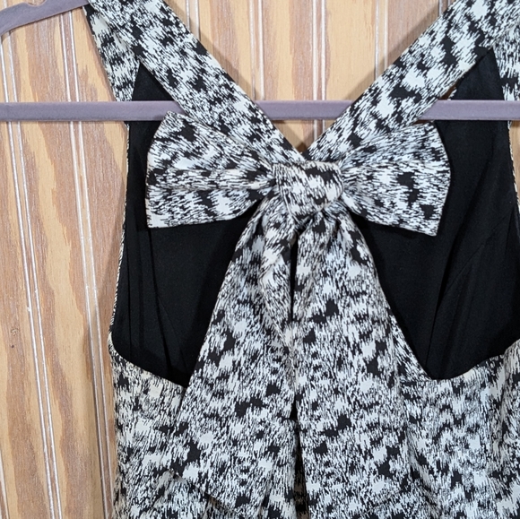 NWoT Jessica Simpson Bow Back Black & White Fit & Flare Dress Size 6 - Picture 3 of 8